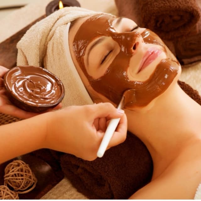 Queen Bee Membership at Honey Bee’s Skin Bar in New windsor, NY